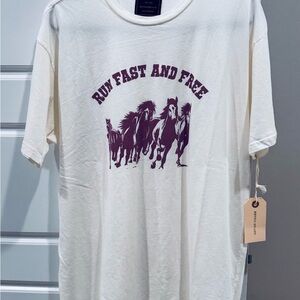 RetroBrand Run Fast and Free Cream Short Sleeved top
